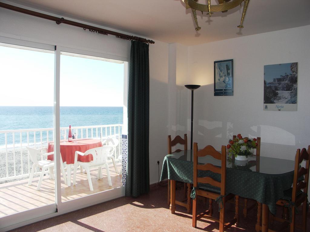 Apartamentos Lual Torrecilla Nerja Exteriör bild